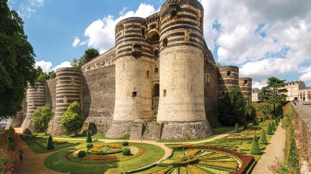 Xứ sở của những tòa lâu đài đẹp như cổ tích ảnh 8