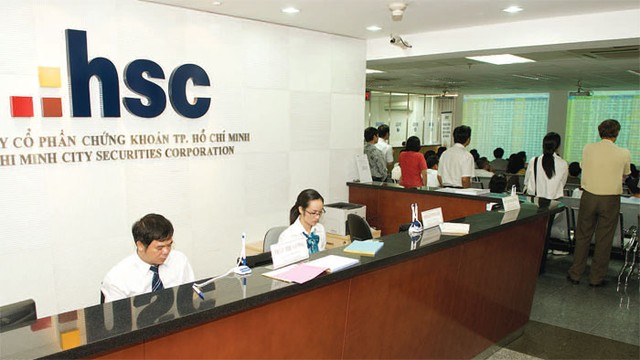 Tiền sẽ đổ tiếp vào chứng khoán ảnh 1