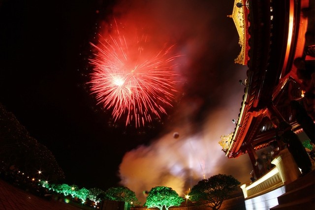  Bầu trời Huế rực sáng pháo hoa đêm khai mạc Festival ảnh 6