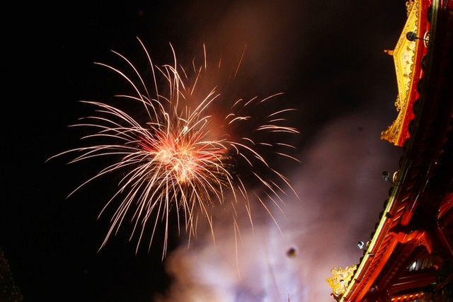  Bầu trời Huế rực sáng pháo hoa đêm khai mạc Festival ảnh 7