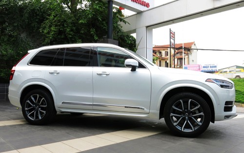 xe-la-volvo-xc90-ve-viet-nam-gia-hon-3-ty-page-2-2