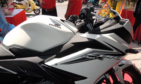 honda-cbr150r-2016-dau-tien-tai-viet-nam-1