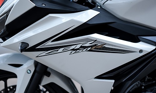 chi-tiet-honda-cbr150r-2016-dau-tien-o-ha-noi-7