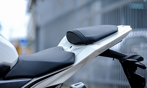 chi-tiet-honda-cbr150r-2016-dau-tien-o-ha-noi-8