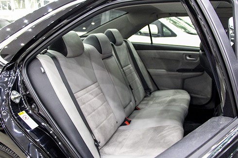 Toyota Camry 'lướt' nhập khẩu giá 1,9 tỷ đồng ảnh 12 toyota-camry-nhap-khu-luot-gia-1-7-ty-dong-2