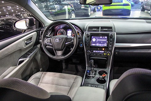 Toyota Camry 'lướt' nhập khẩu giá 1,9 tỷ đồng ảnh 13 toyota-camry-nhap-khu-luot-gia-1-7-ty-dong-3