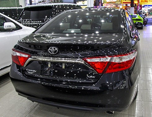 Toyota Camry 'lướt' nhập khẩu giá 1,9 tỷ đồng ảnh 6 toyota-camry-nhap-khu-luot-gia-1-7-ty-dong-5