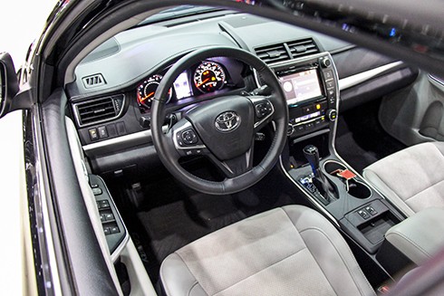 Toyota Camry 'lướt' nhập khẩu giá 1,9 tỷ đồng ảnh 15 toyota-camry-nhap-khu-luot-gia-1-7-ty-dong-5