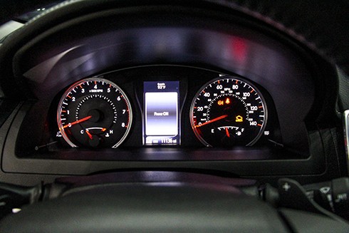 Toyota Camry 'lướt' nhập khẩu giá 1,9 tỷ đồng ảnh 17 toyota-camry-nhap-khu-luot-gia-1-7-ty-dong-7