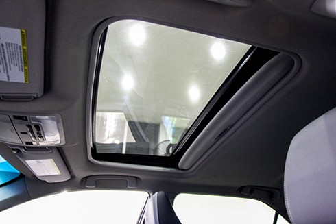 Toyota Camry 'lướt' nhập khẩu giá 1,9 tỷ đồng ảnh 8 toyota-camry-nhap-khu-luot-gia-1-7-ty-dong-7