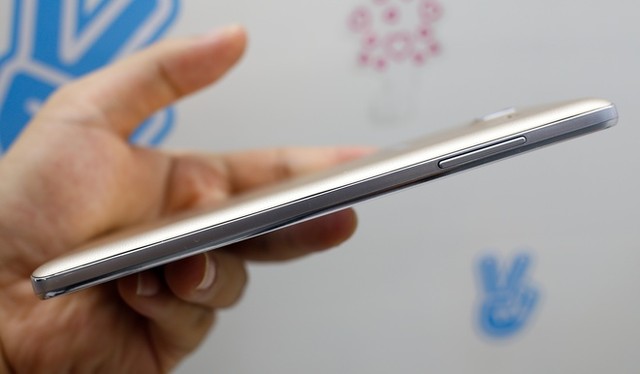 Galaxy On7 - phablet 4G giá tốt