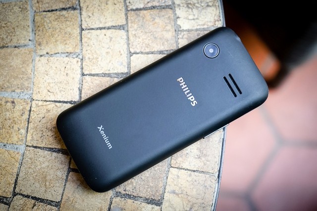Điện thoại 2 sim, pin chờ 4 tháng của Philips