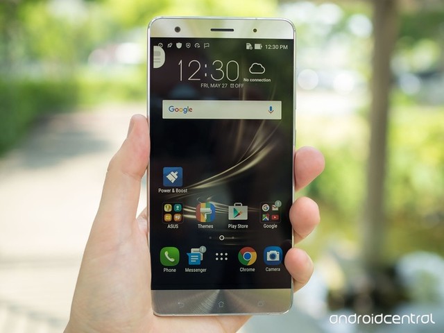 Ảnh thực tế smartphone RAM 6 GB đầu tiên của Asus