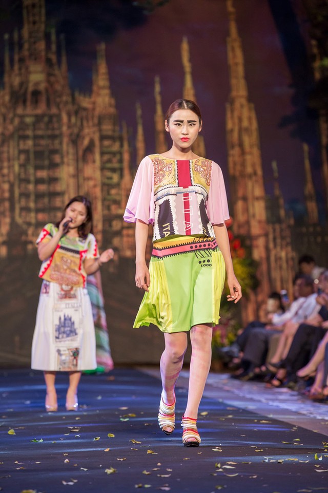 Cuốn hút màn trình diễn thời gian Ý trên đường phố Hà Nội ảnh 9 Cuốn hút màn trình diễn thời gian Ý trên đường phố Hà Nội ảnh 9