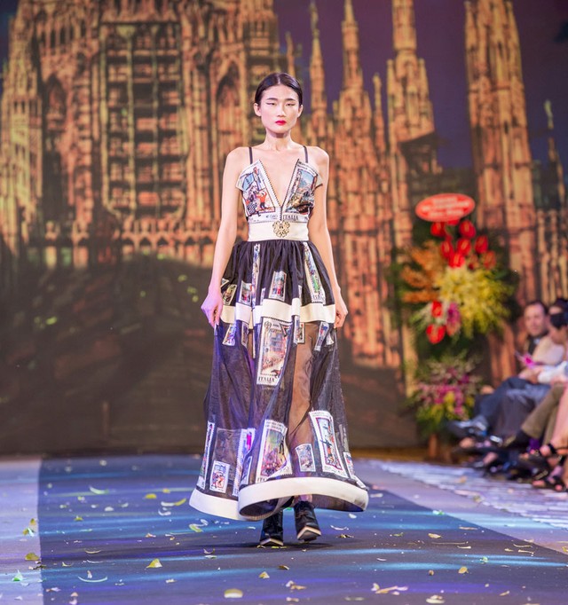 Cuốn hút màn trình diễn thời gian Ý trên đường phố Hà Nội ảnh 17 Cuốn hút màn trình diễn thời gian Ý trên đường phố Hà Nội ảnh 17