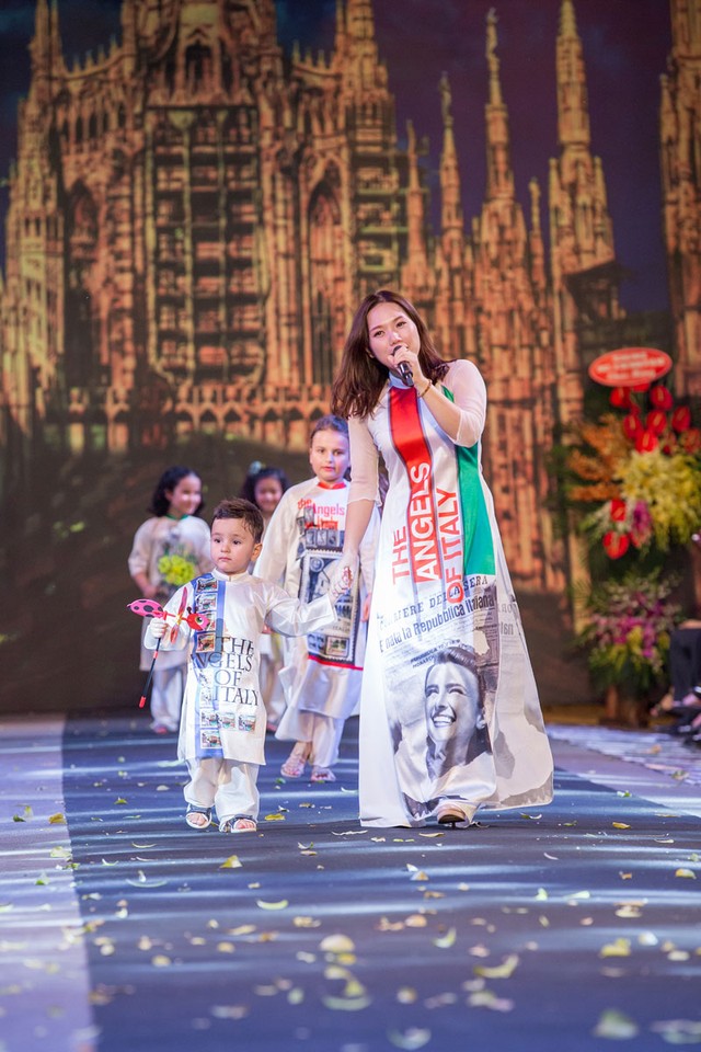 Cuốn hút màn trình diễn thời gian Ý trên đường phố Hà Nội ảnh 19 Cuốn hút màn trình diễn thời gian Ý trên đường phố Hà Nội ảnh 19