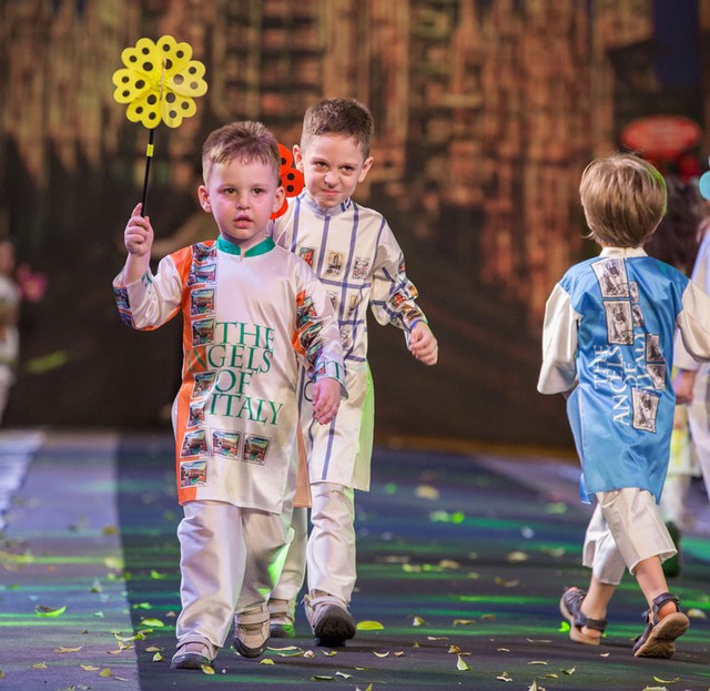 Cuốn hút màn trình diễn thời gian Ý trên đường phố Hà Nội ảnh 20 Cuốn hút màn trình diễn thời gian Ý trên đường phố Hà Nội ảnh 20