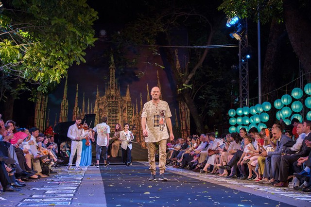 Cuốn hút màn trình diễn thời gian Ý trên đường phố Hà Nội ảnh 3 Cuốn hút màn trình diễn thời gian Ý trên đường phố Hà Nội ảnh 3