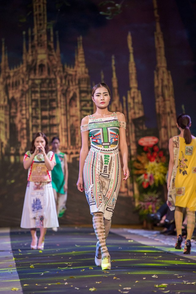 Cuốn hút màn trình diễn thời gian Ý trên đường phố Hà Nội ảnh 4 Cuốn hút màn trình diễn thời gian Ý trên đường phố Hà Nội ảnh 4