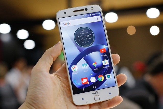 Moto Z - smartphone siêu mỏng biến hoá được phần cứng