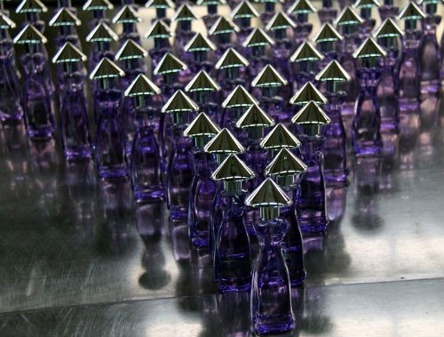 Các sản phẩm nước hoa Miss Saigon đi cùng năm tháng. vi-sao-nuoc-hoa-miss-saigon-chi-co-mot-kieu-dang