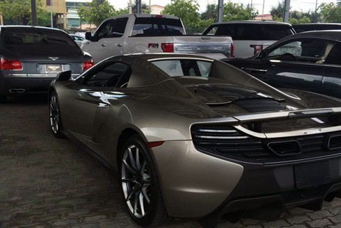 Siêu xe 'chạy thuế' chưa từng có tại Việt Nam ảnh 7 sieu-xe-chay-thue-lien-tuc-khui-container-o-cang-sai-gon-6