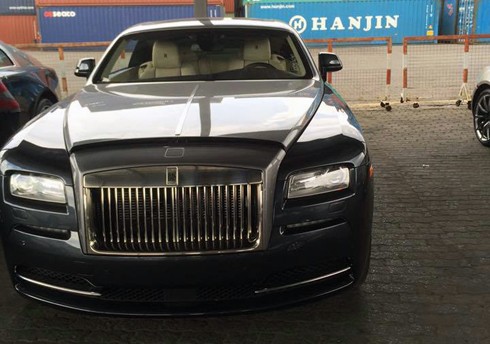 Siêu xe 'chạy thuế' chưa từng có tại Việt Nam ảnh 4 sieu-xe-chay-thue-lien-tuc-khui-container-o-cang-sai-gon-3