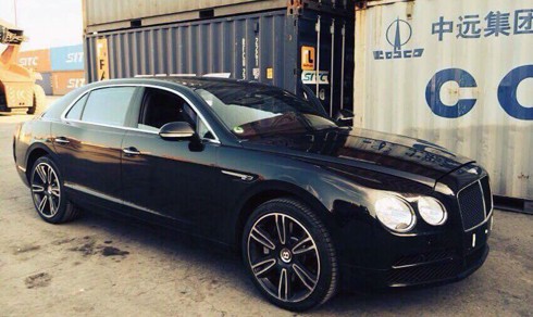 Siêu xe 'chạy thuế' chưa từng có tại Việt Nam ảnh 10 sieu-xe-chay-thue-lien-tuc-khui-container-o-cang-sai-gon-9