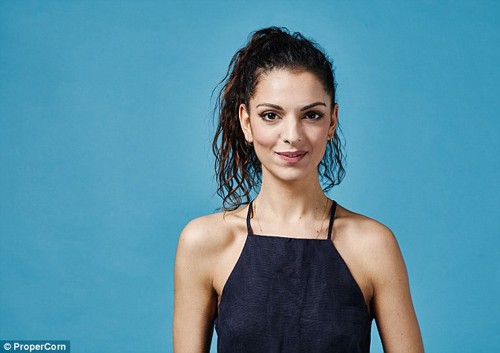 co-gai-ban-bong-ngo-kiem-trieu-usd-1