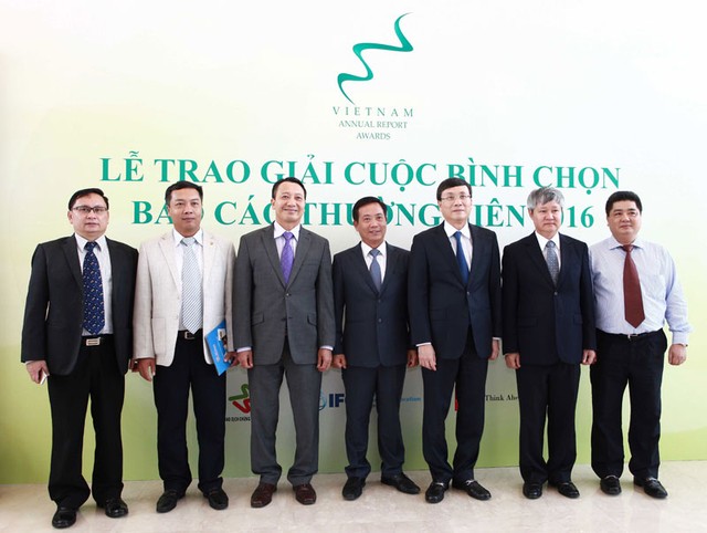 Những hình ảnh đẹp tại Lễ trao giải Báo cáo thường niên tốt nhất 2016 ảnh 1 Những hình ảnh đẹp tại Lễ trao giải Báo cáo thường niên tốt nhất 2016 ảnh 1