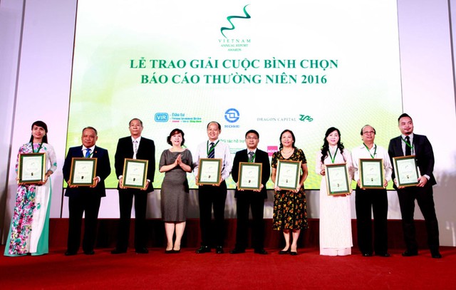 Những hình ảnh đẹp tại Lễ trao giải Báo cáo thường niên tốt nhất 2016 ảnh 13 Những hình ảnh đẹp tại Lễ trao giải Báo cáo thường niên tốt nhất 2016 ảnh 13