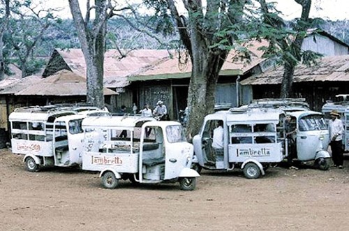 xe-lam-tren-duong-pho-sai-gon-xua-4