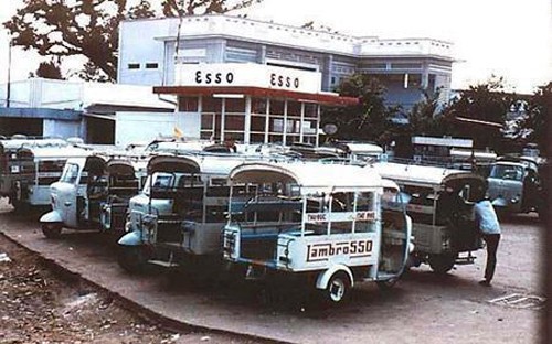 xe-lam-tren-duong-pho-sai-gon-xua-5