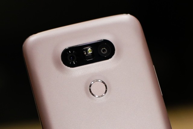 Đối thủ đáng gờm của iPhone 7 và 7 Plus