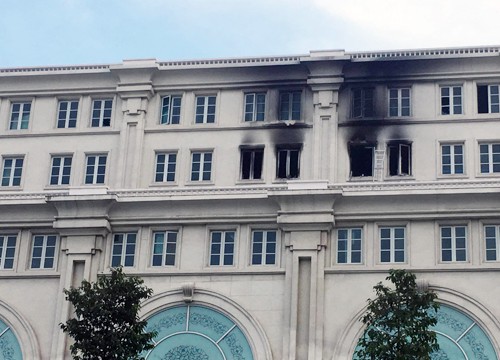 chay-tai-toa-nha-union-square-tren-pho-di-bo-nguyen-hue