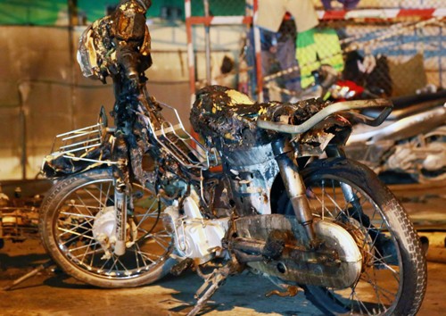 hon-40-xe-bi-thieu-rui-trong-vu-chay-cay-xang-o-sai-gon-4