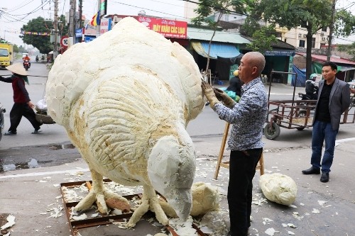 hoa-si-hai-phong-lam-mo-hinh-ga-khong-lo-2