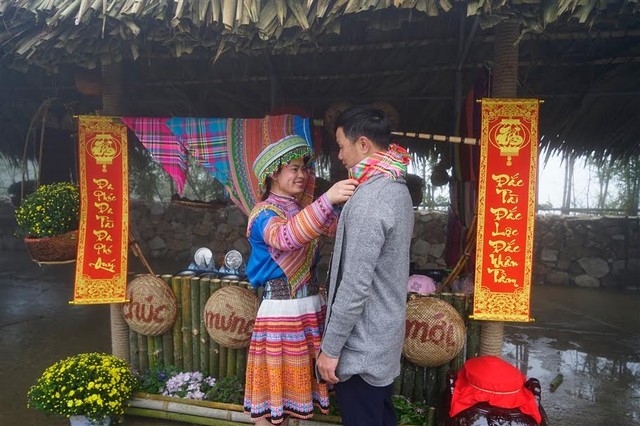 Tưng bừng lễ hội khèn, hoa tại Fansipan Legend ảnh 4