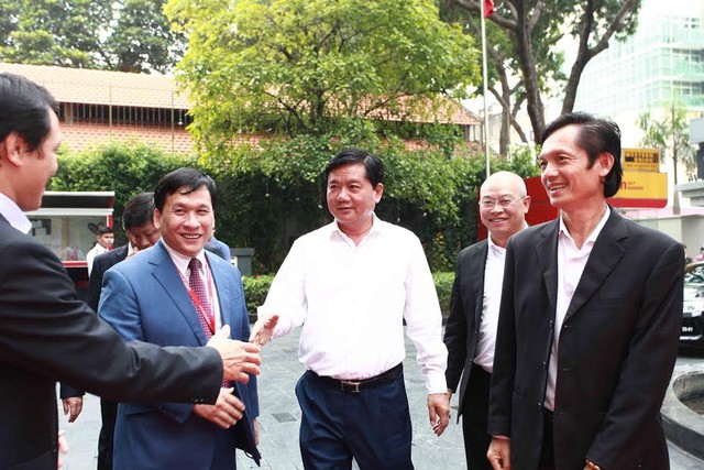 Bí thư Thành ủy TP.HCM Đinh La Thăng chúc Tết HDBank và Vietjetair ảnh 2 Bí thư Thành ủy TP.HCM Đinh La Thăng chúc Tết HDBank và Vietjetair ảnh 2