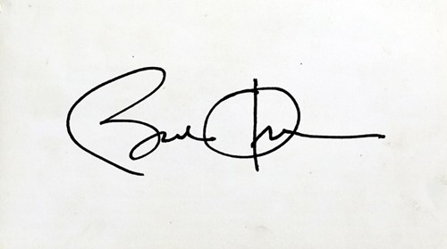 so-sanh-chu-ky-nhu-day-thep-gai-cua-trump-voi-nguoi-tien-nhiem-page-2