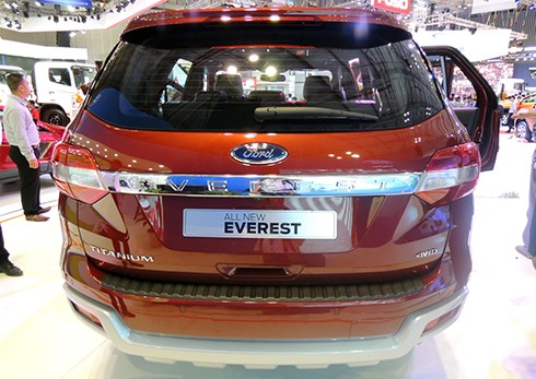 ford-everest-2015-trinh-lang-viet-nam-2