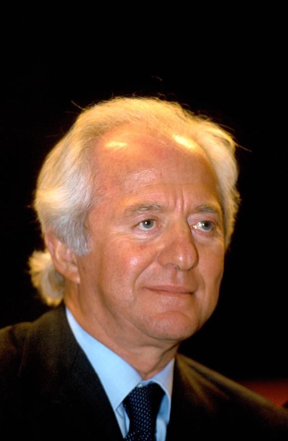 Tỷ phú bí ẩn đằng sau những thương hiệu nổi tiếng ảnh 3