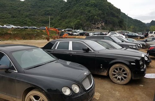 hon-50-sieu-xe-va-xe-sang-tap-ket-o-bien-gioi-phia-bac-viet-nam-page-3-4