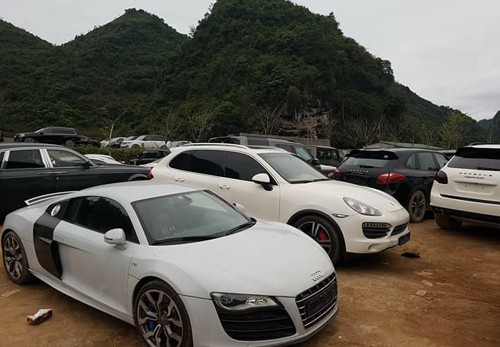 hon-50-sieu-xe-va-xe-sang-tap-ket-o-bien-gioi-phia-bac-viet-nam-page-2-2