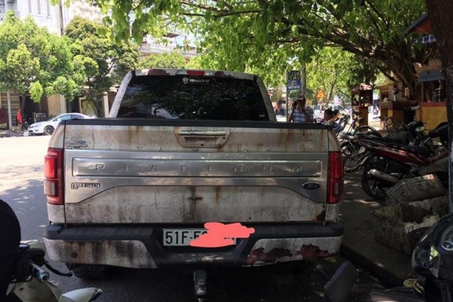 'Siêu xe' 2,9 tỷ độ kiểu đồng nát gây sửng sốt cộng đồng ảnh 2