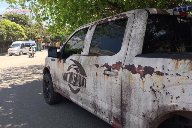 'Siêu xe' 2,9 tỷ độ kiểu đồng nát gây sửng sốt cộng đồng ảnh 1