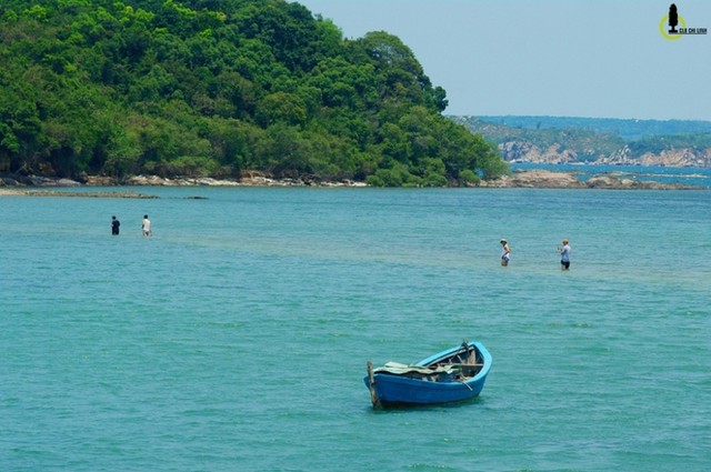 Ba con đường cho khách đi bộ giữa biển ở Việt Nam ảnh 6