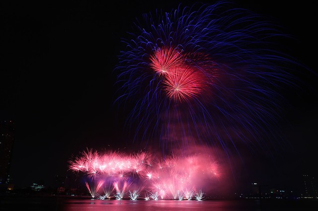 Nhật Bản và Thụy Sĩ so tài pháo hoa trên sông Hàn ảnh 7