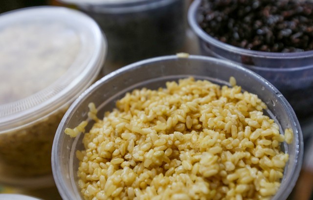 Người Sài Gòn tấp nập sắm đồ cúng Tết Đoan Ngọ ảnh 5