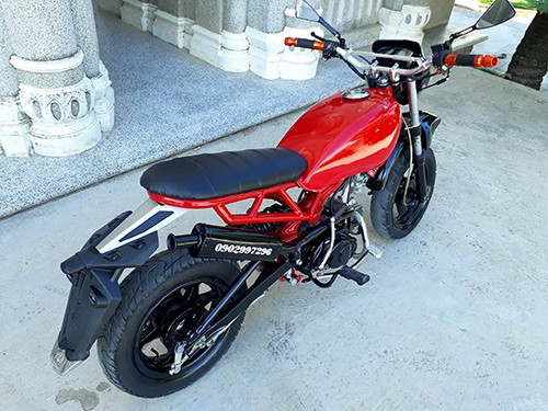 chi-tiet-honda-wave-len-dang-ducati-cua-nu-biker-da-lat-3